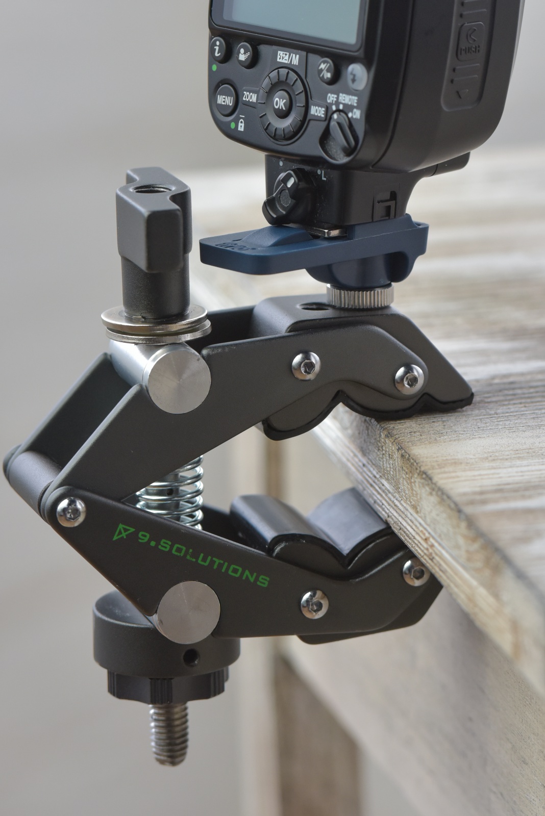 Frio Universal Locking Cold Shoe Mount V2 ENLFRC2A eBay